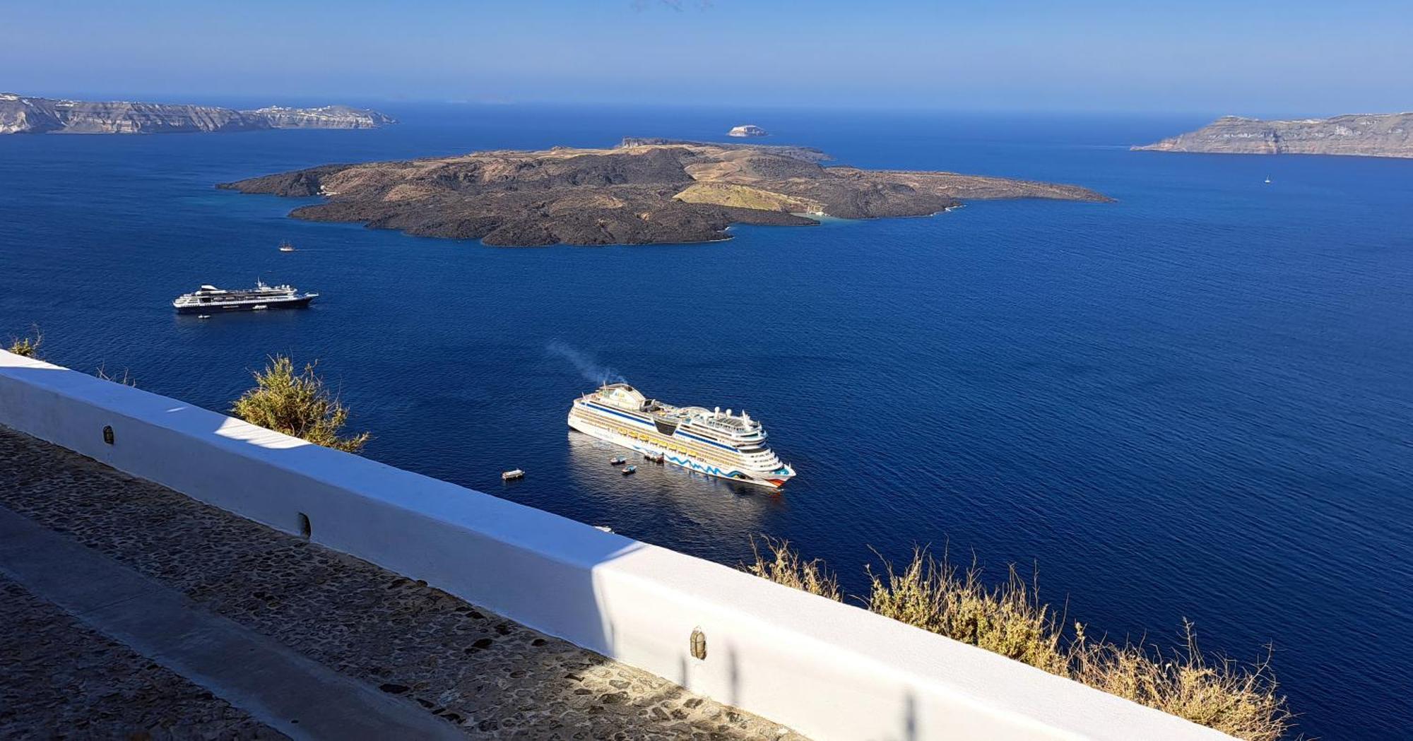Yposkafo Suites - Studio - Santorini Fíra Kültér fotó