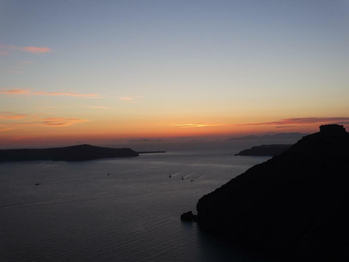 Yposkafo Suites - Studio - Santorini Fíra Kültér fotó