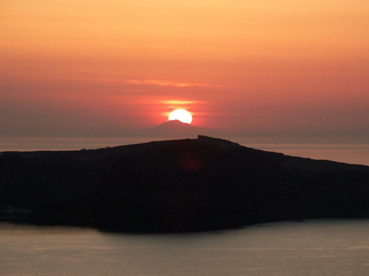 Yposkafo Suites - Studio - Santorini Fíra Kültér fotó